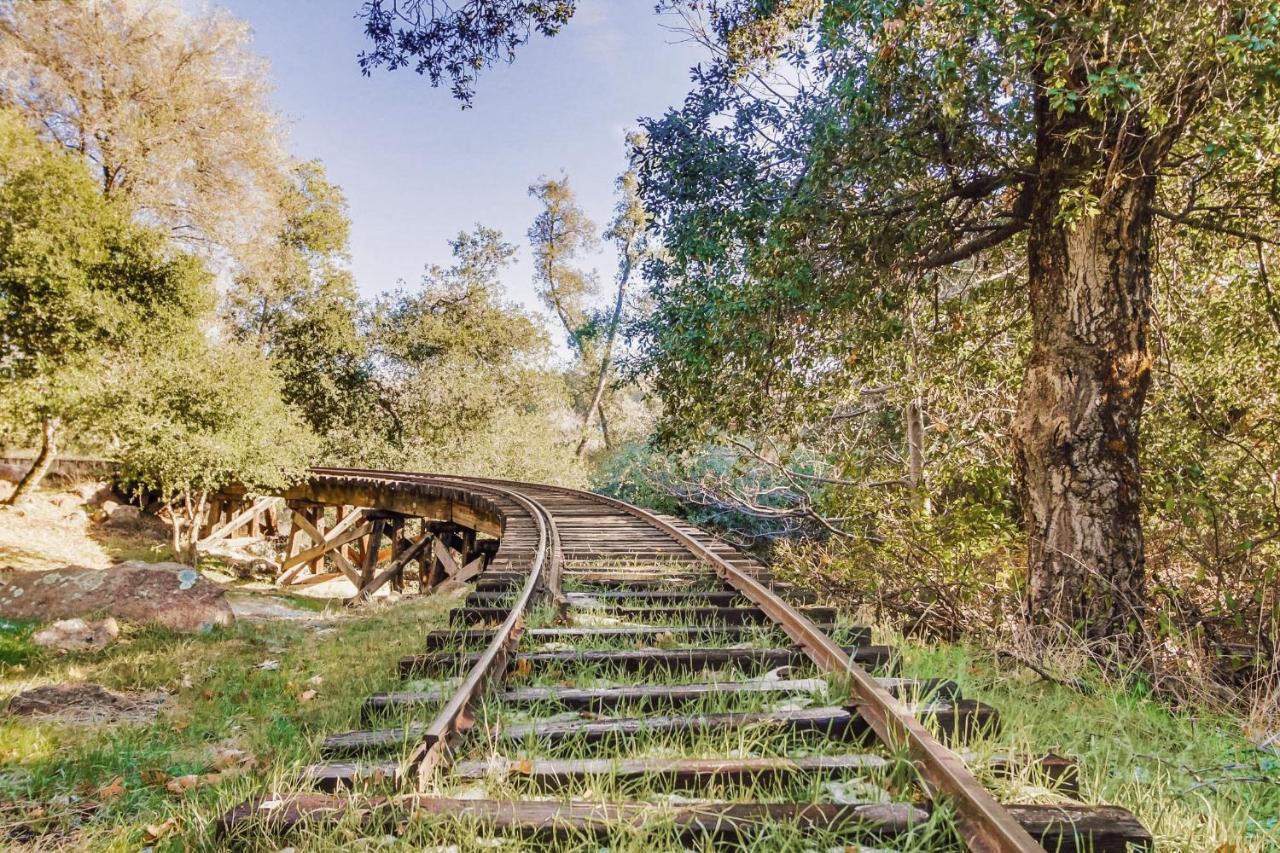 Hot Tub Disney Train Track In Julian Amazing Views Exteriör bild